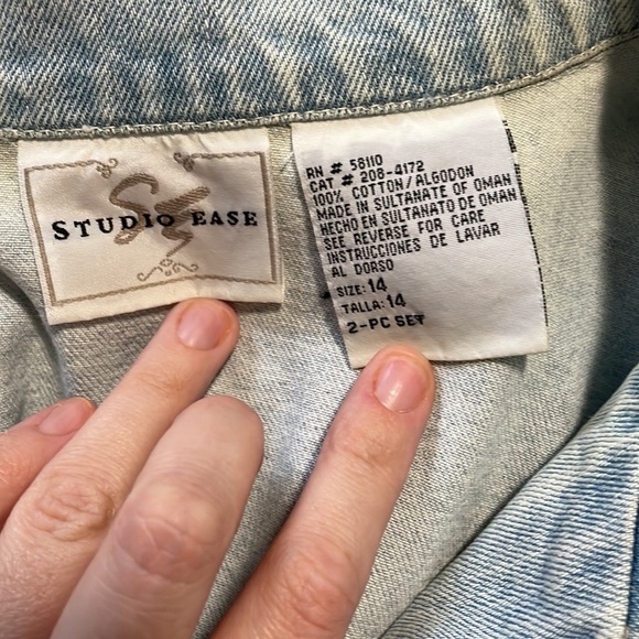 Vintage light wash denim jacket - Picture 5 of 6
